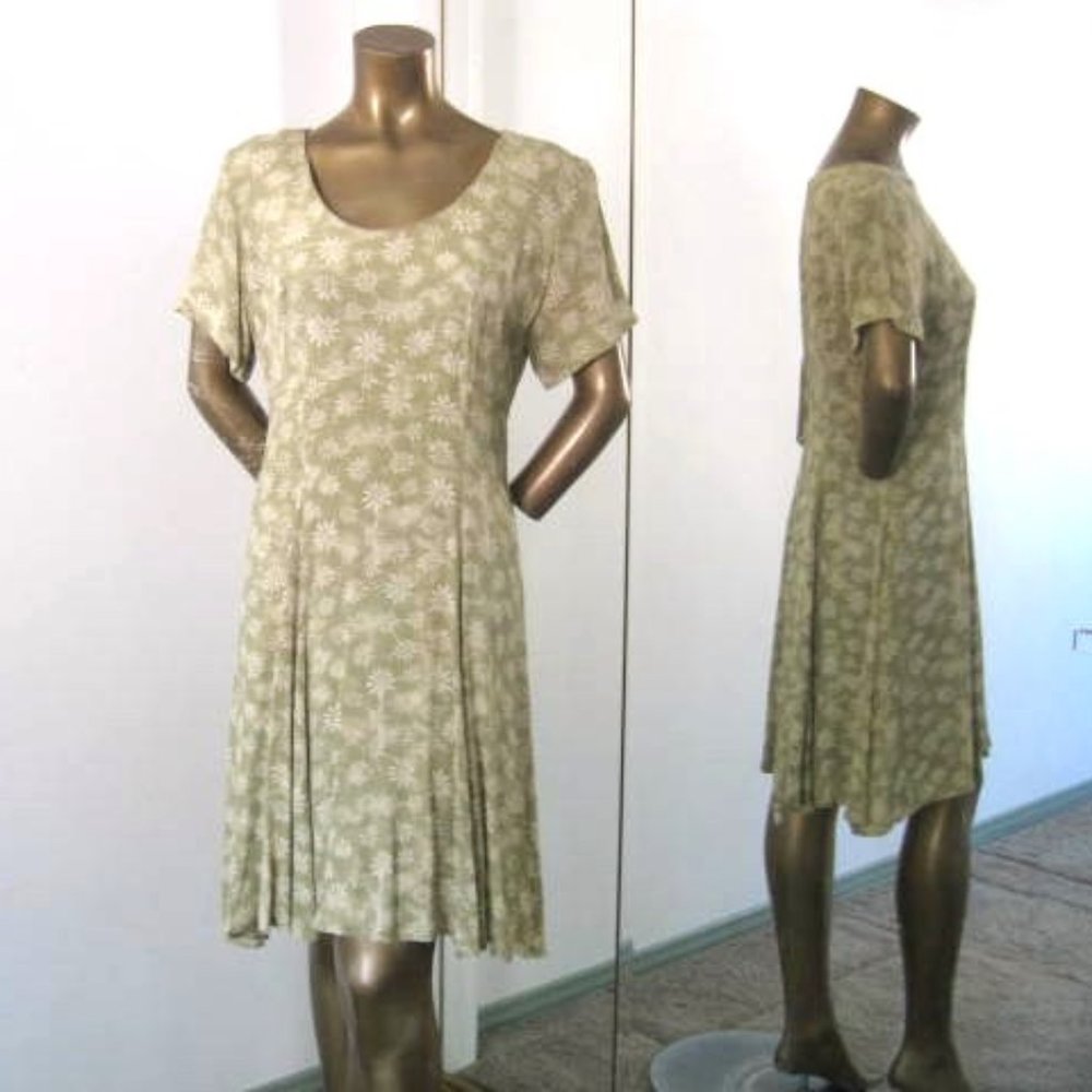 EUC Maxou green floral dress size Large